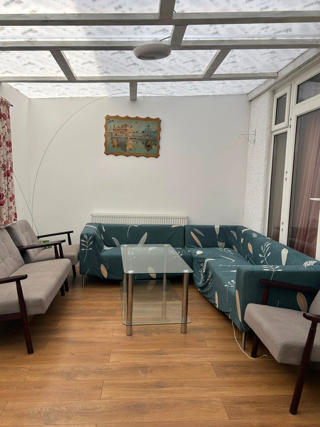 Room for rent  Main Photo