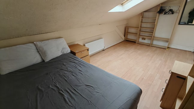 Borehamwood Double Room to Rent  WD62Sr Main Photo