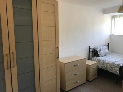 Large Double Room , Tv Nr Hospital  Main Photo