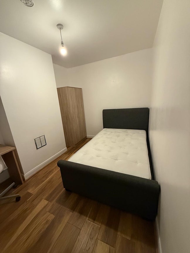 Room to rent  Main Photo
