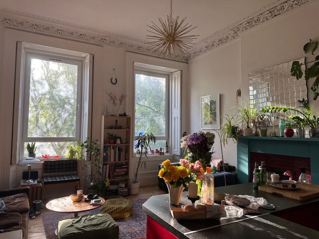 Room available west end Main Photo