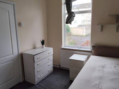 🏡  Double Room Available in  Dudley DY2 0YA Main Photo
