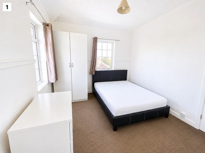 Vacant! Professionals Beautiful Large Double Room  Main Photo