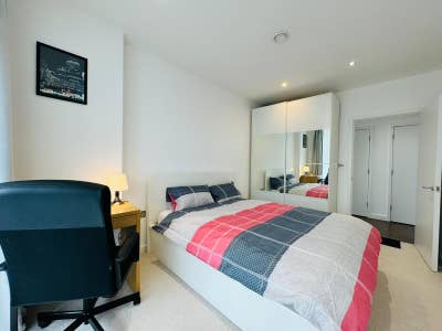 Modern Built Off Suite + Balcony – E16 🏠 Zone 3 Main Photo
