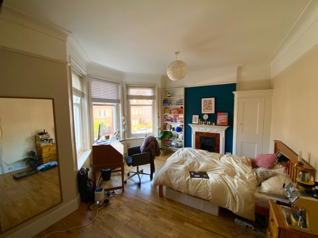 Gorgeous light room in Streatham Hill Main Photo