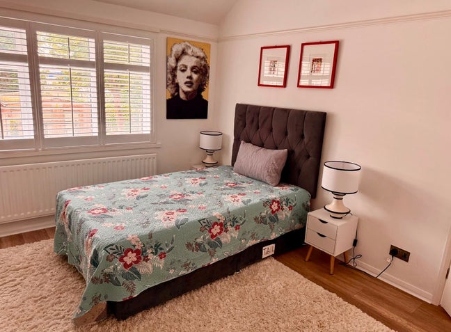 Large double room to rent  Main Photo