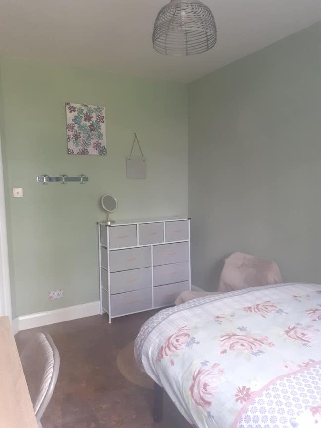 Room in Garden flat Main Photo