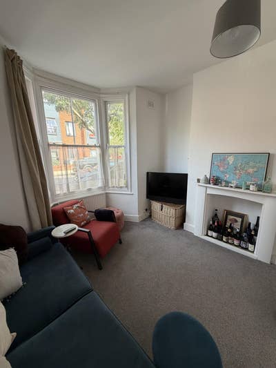Double room in lovely Archway house Main Photo