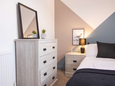  1 Double Room • Bills Inc • OX4 Main Photo
