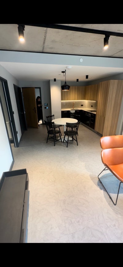 1BHK fully Furnished flat available- Room Share Main Photo