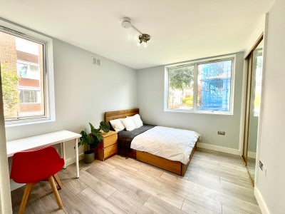 3 Renovated Rooms near St Johns Wood- Jubilee line Main Photo