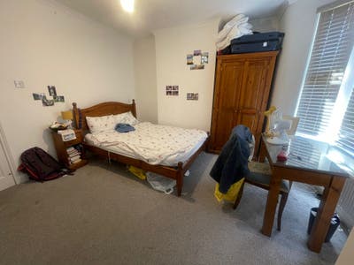 Double Room in Shared Housing  Main Photo