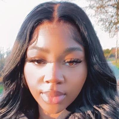 23 year old Female seeks a double room Main Photo