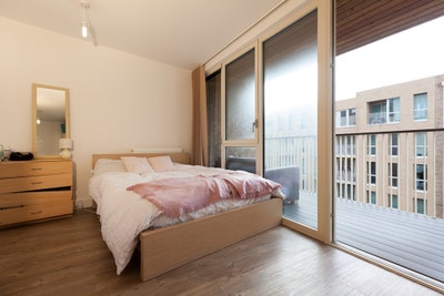 Double Room  in a Luxury Building Main Photo