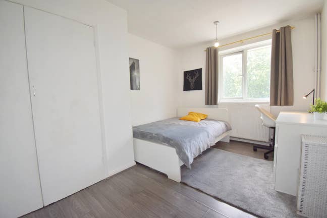 Large Modern Room - East Croydon Stn 15mins walk Main Photo