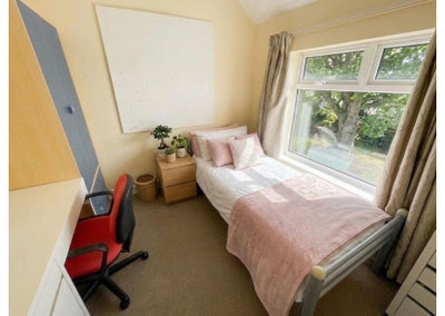 4th female flatmate required🤗🩷 Main Photo