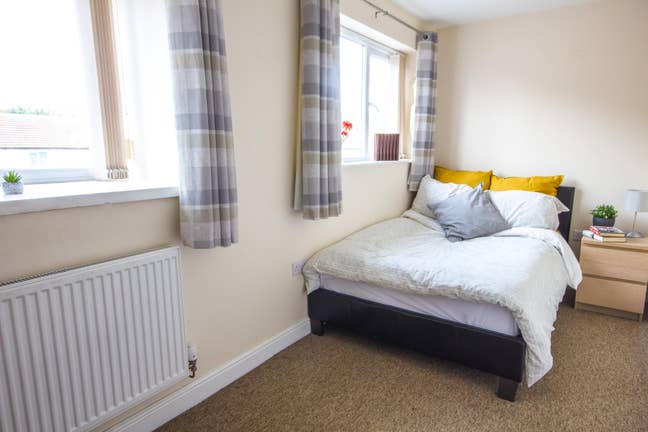 Double Room – All Bills Included Main Photo