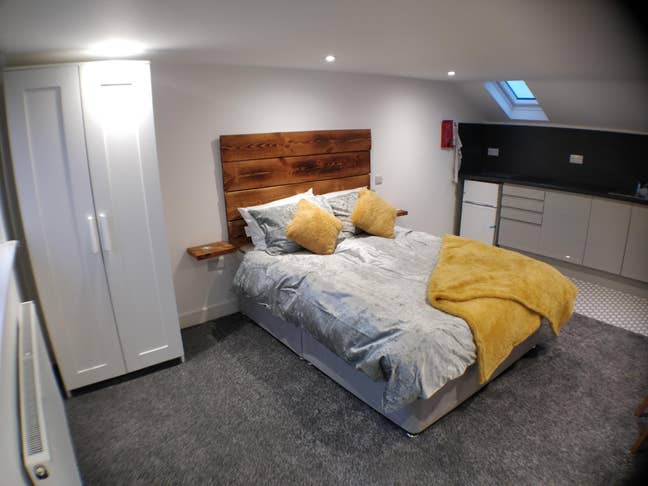 Loft Studio Double Room with ensuite from 11.09.26 Main Photo
