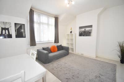 All bills inc* 1 Bedroom Flat *Croydon* Furnished  Main Photo