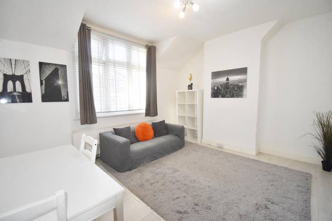 All bills inc* 1 Bedroom Flat *Croydon* Furnished  Main Photo