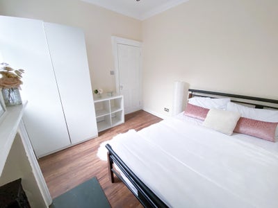 ✨ Cozy and Comfortable Room Available 🏠 Main Photo