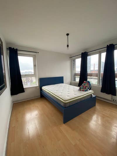 Large double room in a Modern Flat with a View! Main Photo