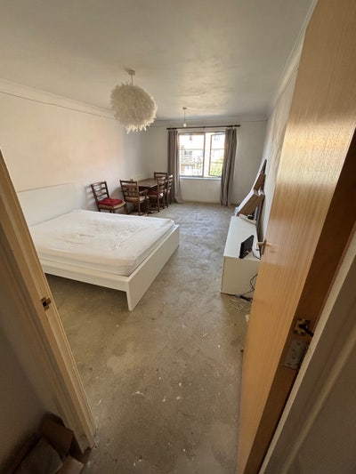 Massive kingsize room in central location Main Photo