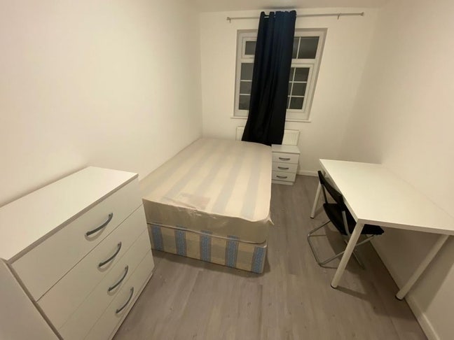 ✨ 🛏️  Big Single Room to Let in Uxbridge   Main Photo
