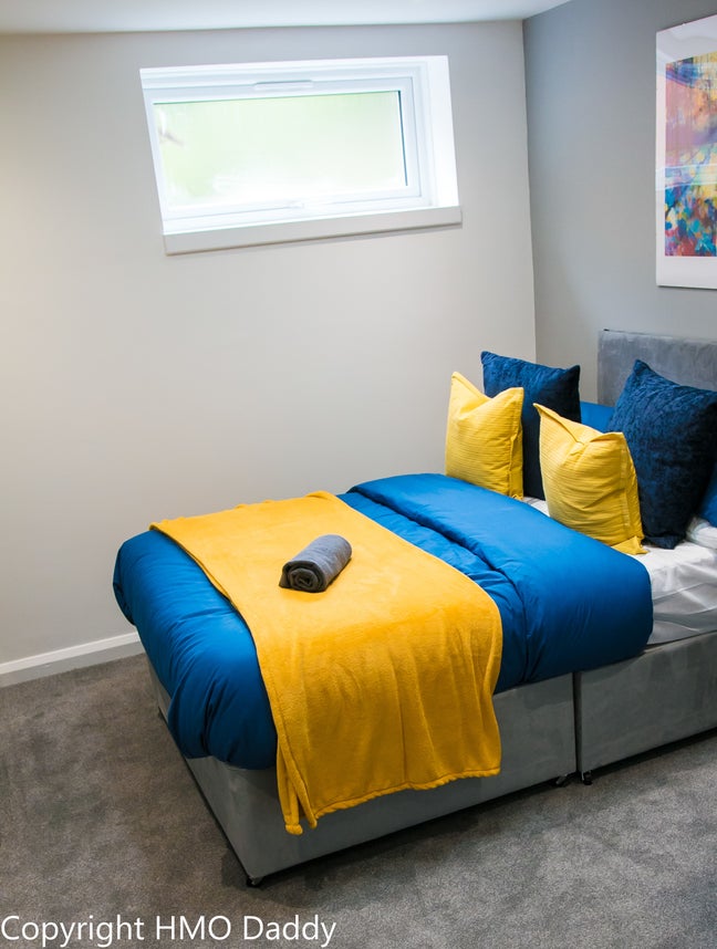  Luxury Central Walsall Studios Main Photo