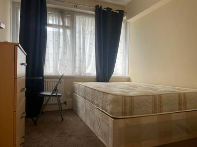 North West - Cozy Room Close to Jubilee Line - NW2 Main Photo