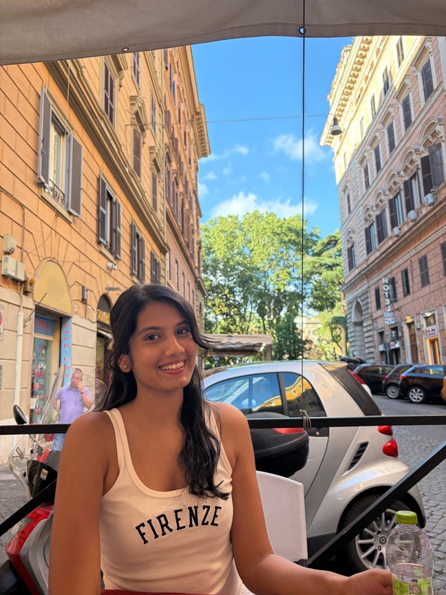 Professional Female seeks a double room Main Photo