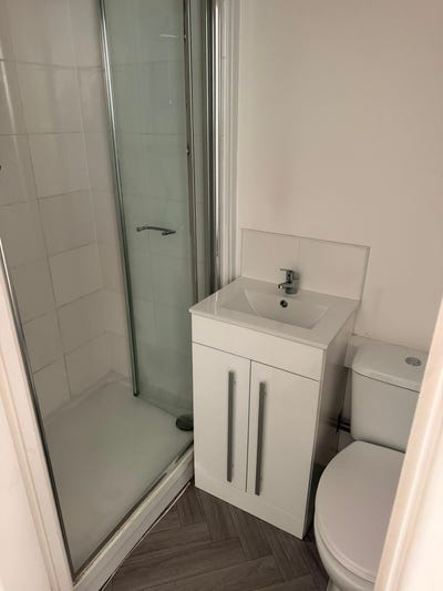 Wolverhampton Bedsit | Bills Included Main Photo