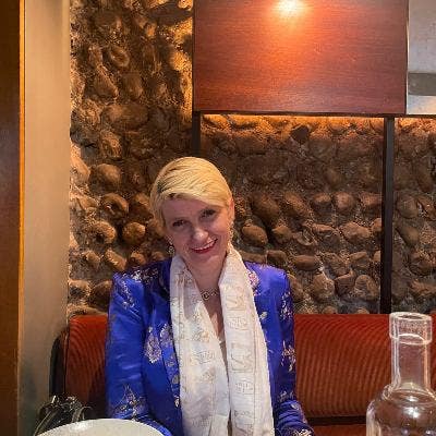 Professional Female seeks a double room Main Photo