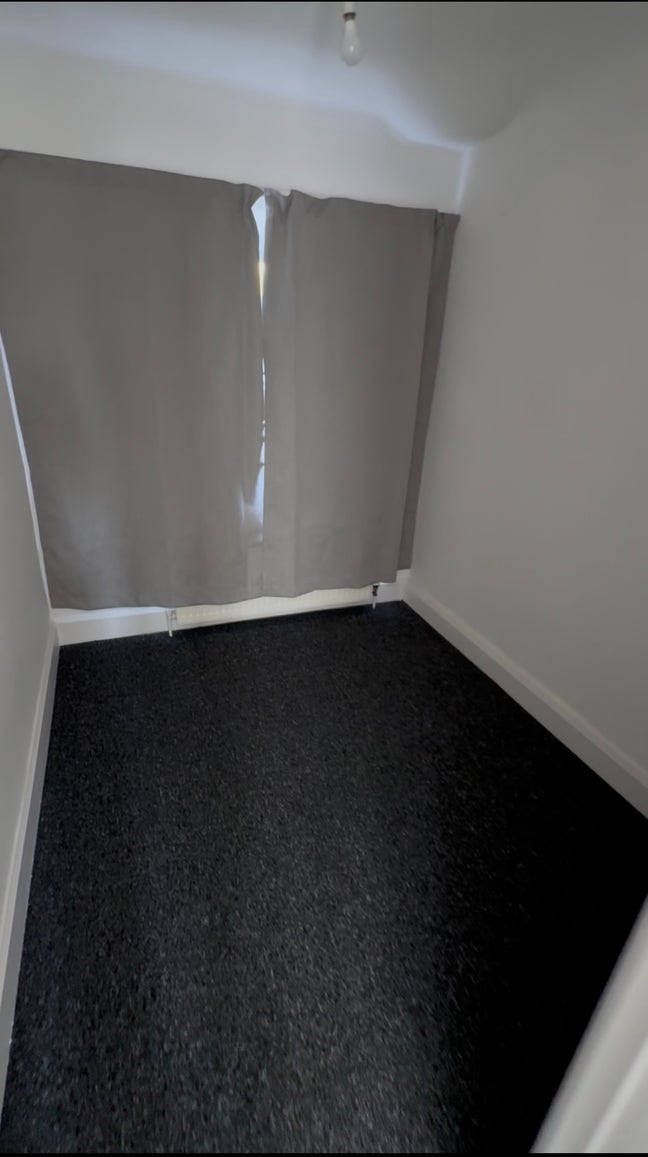 Box room for rent Main Photo
