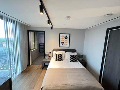 Zone 1 Shoreditch 1-Bed Flat to Rent Main Photo