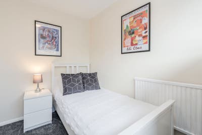 Isleworth Room Main Photo