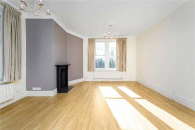 Huge Double Room in Maida Vale - 4 mins to Tube  Main Photo