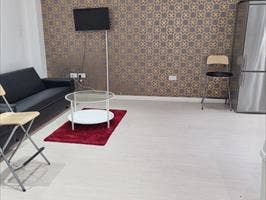 4 Bed House ,3 bathrooms in Great location  Main Photo