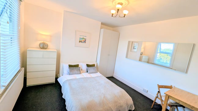 Great Room in a Lovely house(44DR4) Main Photo