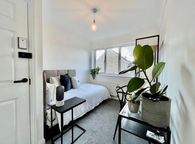 Single  NR5  available now - Parking (22B-C) Main Photo