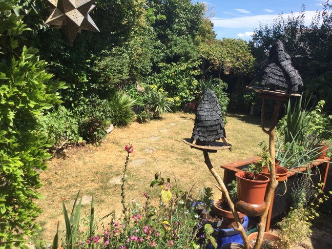 Shared house with friendly company in safe place  Main Photo