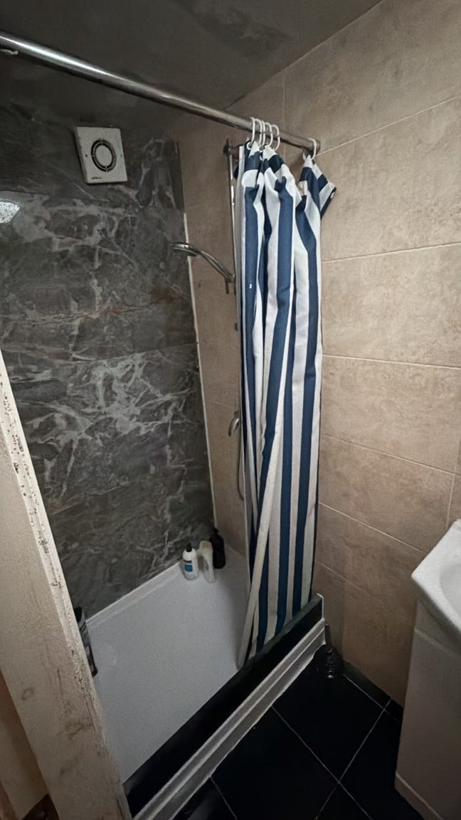 Self contained  1 bed Flat with Garden  Main Photo
