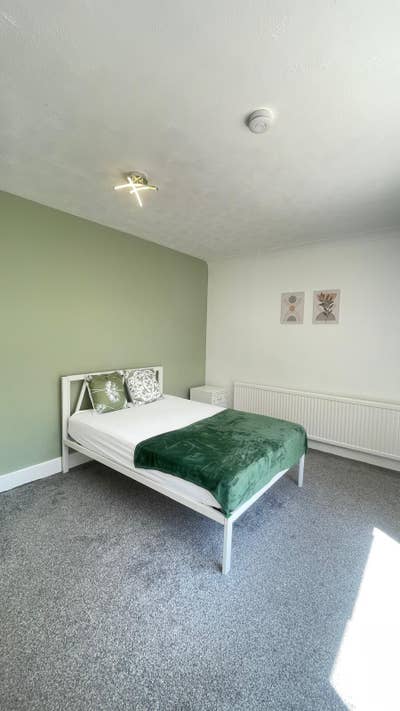 Double room in a lovely shared house-BH1 Main Photo