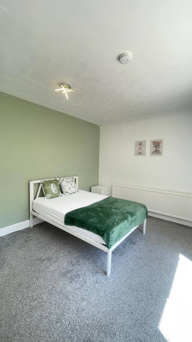 Double room in a lovely shared house-BH1 Main Photo