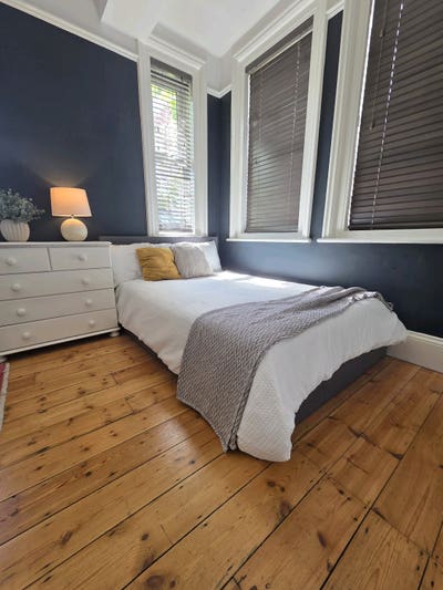 Extra Large double with Lounge area/Parking Main Photo