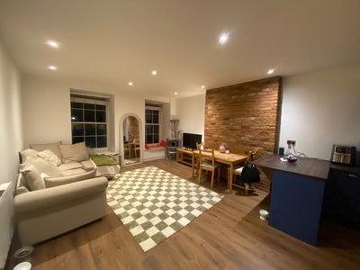Double Room in 2 Bed/2 Bath Flat - Portland Square Main Photo