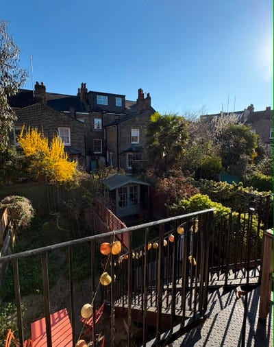 Double Room in beautiful Clapton flat with garden  Main Photo