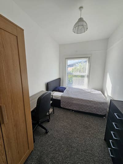 Room near the beach  Main Photo