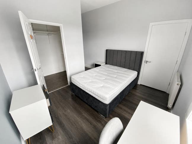 🏠 Room in a Shared House, Station Road, M27🏠 Main Photo