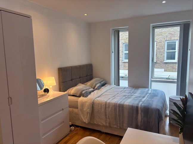 Short term bright double room in Shoreditch Main Photo